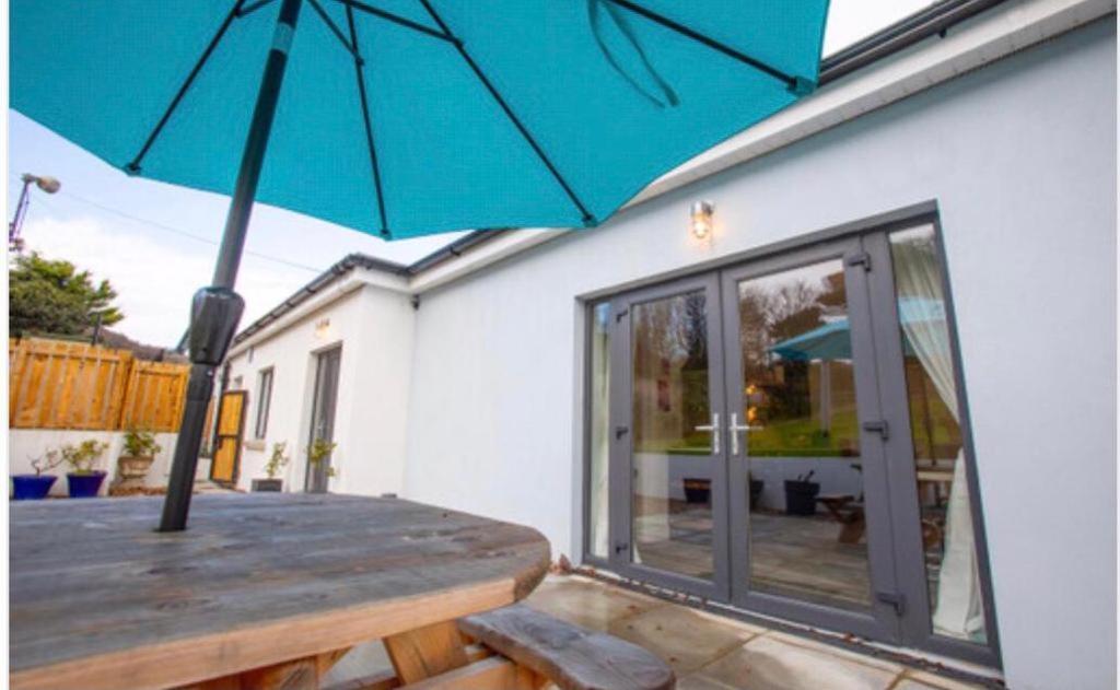 Glenarm Josies Place At Waters Edge Self Catering Apartment מראה חיצוני תמונה
