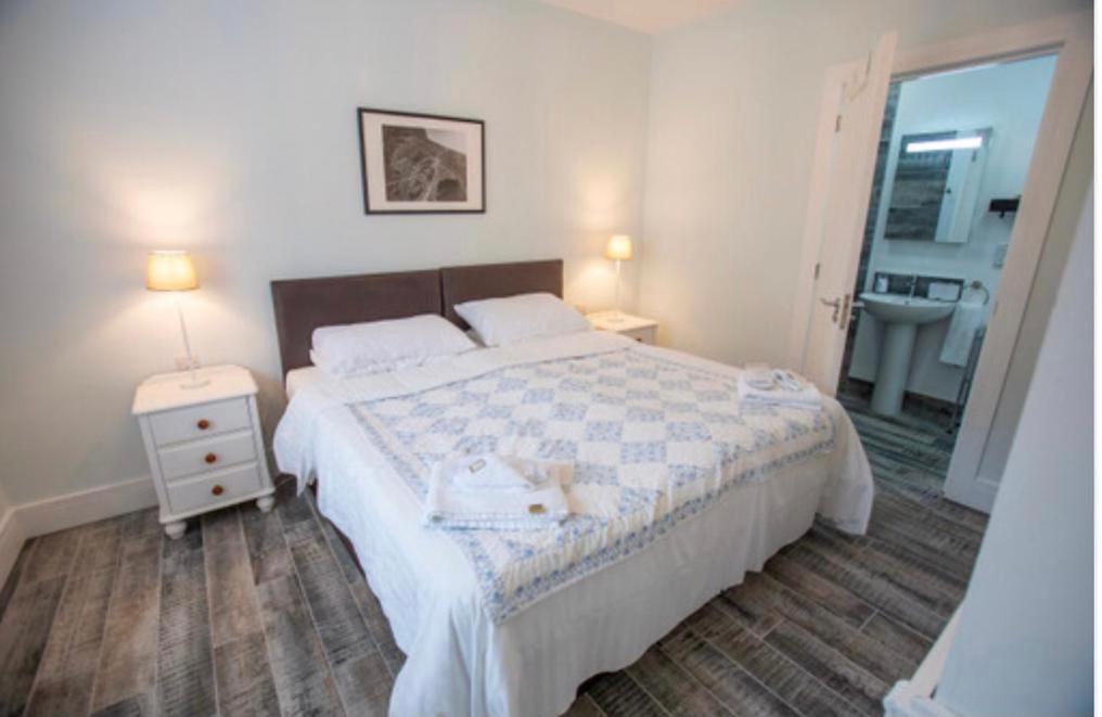 Glenarm Josies Place At Waters Edge Self Catering Apartment מראה חיצוני תמונה