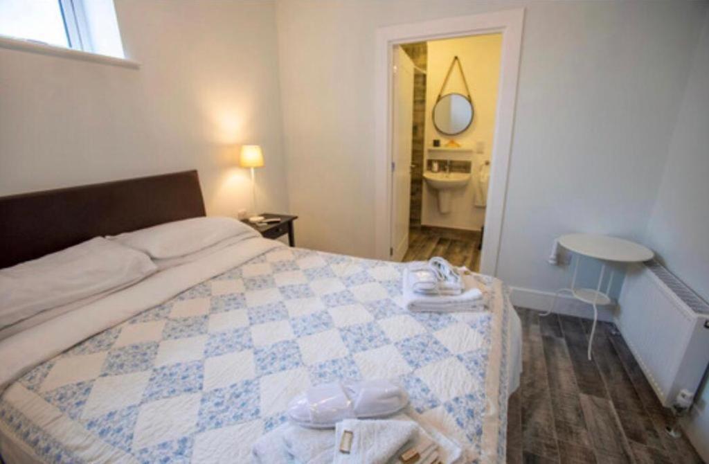 Glenarm Josies Place At Waters Edge Self Catering Apartment מראה חיצוני תמונה